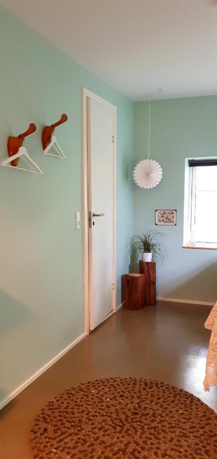 Bed and Breakfast Hos Molsgaarden Knebel Экстерьер фото